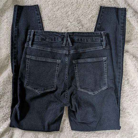 Good American Good Legs Crop Raw Edge Skinny Jeans in Color Blue344 - Picture 5 of 10